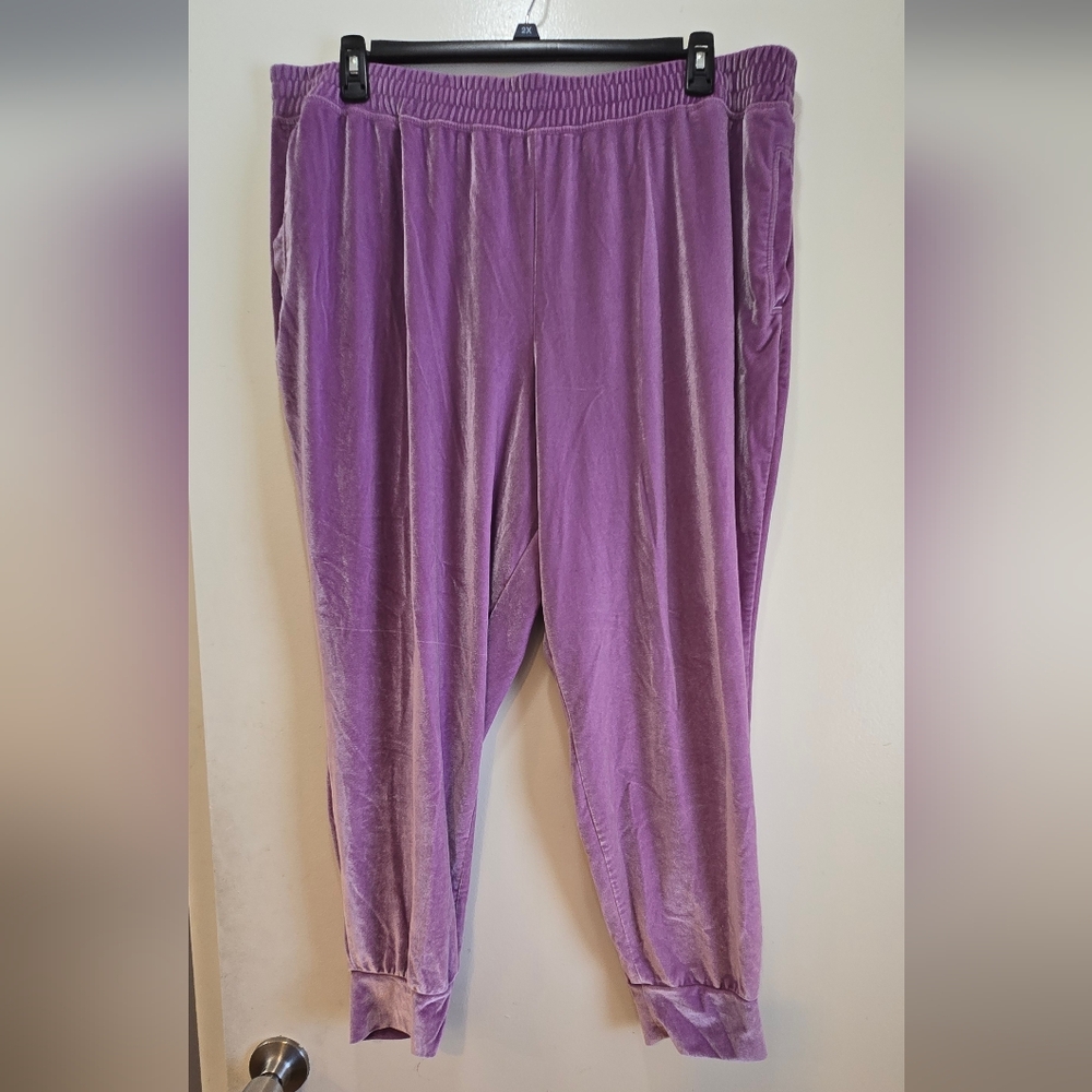 Fabletics Oasis 7/8th Pocketed Joggers In Purple Velour
